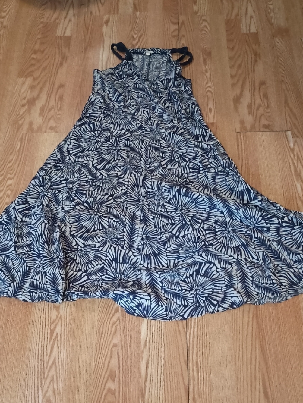 Garnet Hill Navy and White Floral Maxi Dress